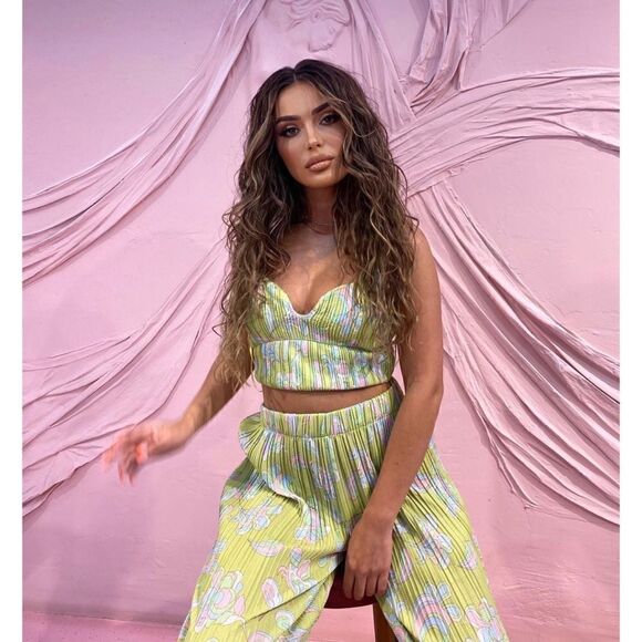 NWOT Zara Green Floral Printed Pleated Crop Top, Size Small - Picture 13 of 16